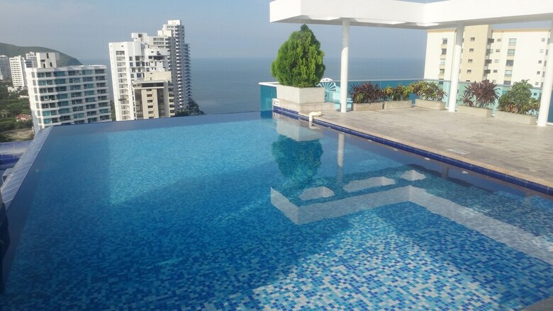 Apartamento Con Piscina Infinita