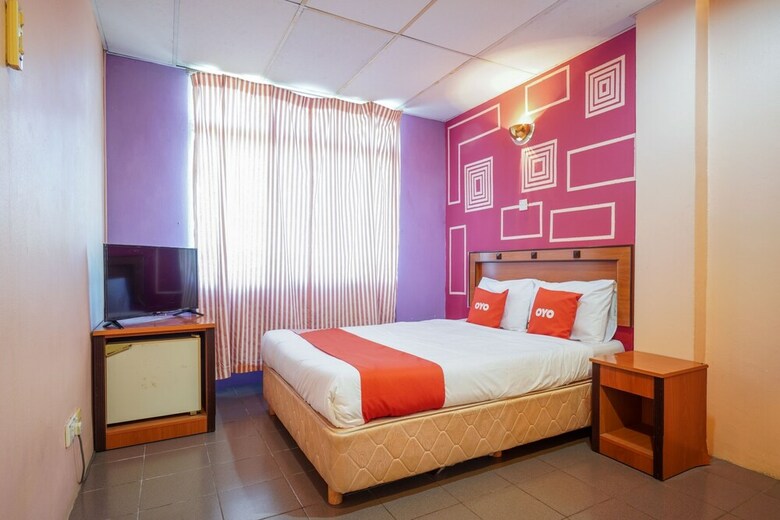 Oyo 44101 Hotel Dj Palace