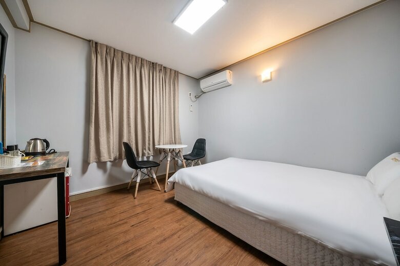 Hotel Healing House