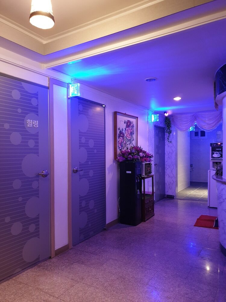 Hotel Healing House