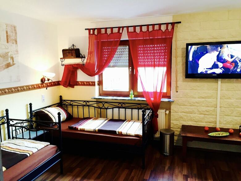 Hostal Europa Pension Zum Gr�nen Baum