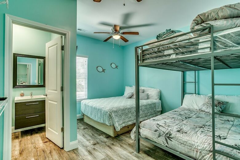 Together Resorts Cherry Grove Resort At Hunter 1022
