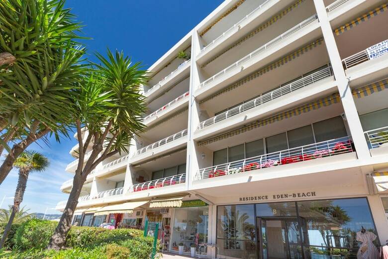 Beachfront Apartment, Panoramic View And Terrace Of 18m2
