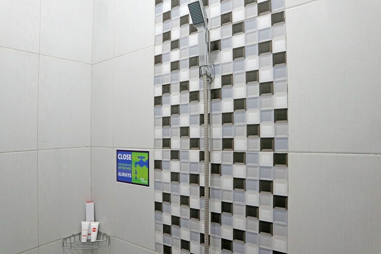 Hostal Oyo 1185 Sachila Residence Syariah