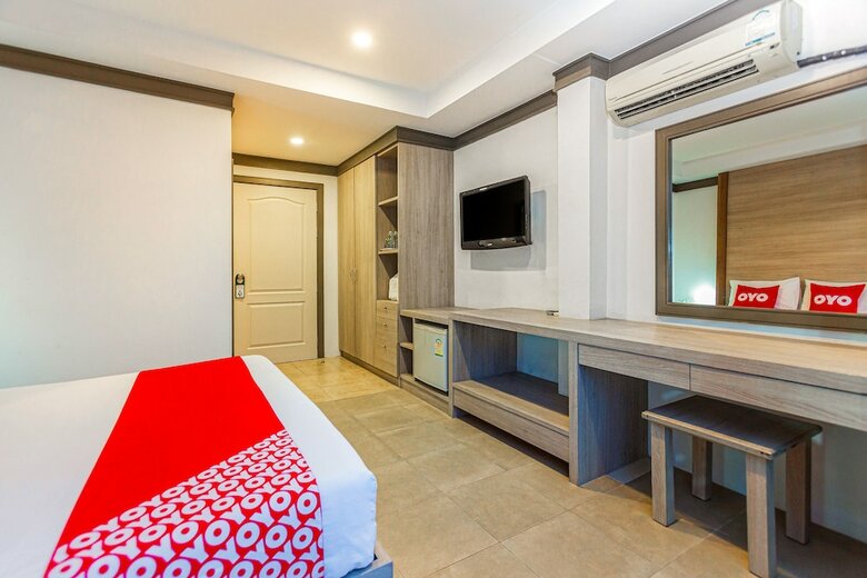 Hotel Oyo 380 Jomthong Mansion
