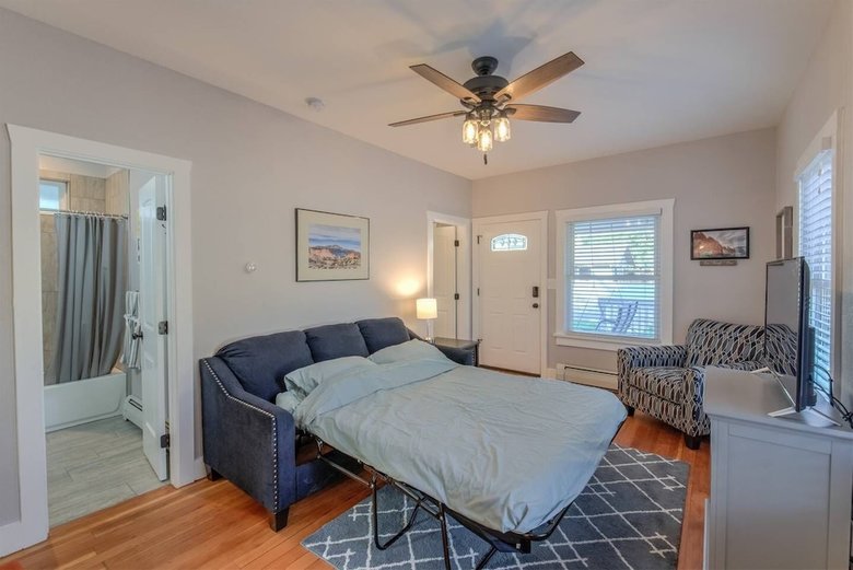 Apartamentos Couple's Mountain Getaway Close To Everything!