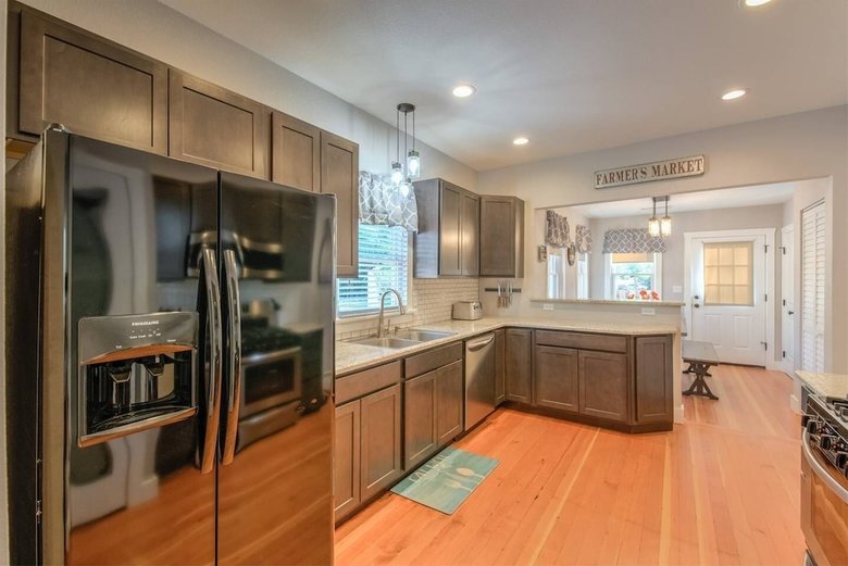 Apartamentos Couple's Mountain Getaway Close To Everything!