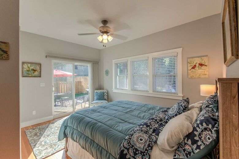 Apartamentos Couple's Mountain Getaway Close To Everything!