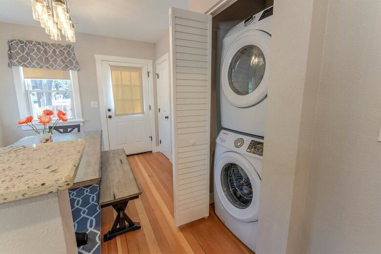 Apartamentos Couple's Mountain Getaway Close To Everything!