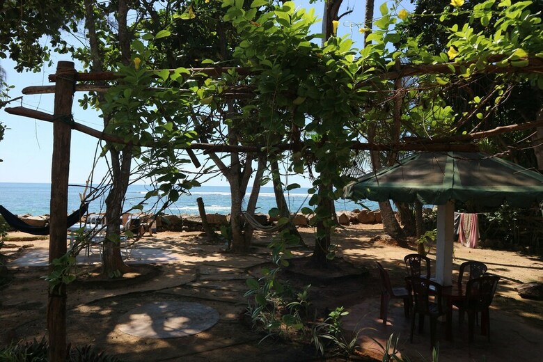 Hotel Senani Guesthouse