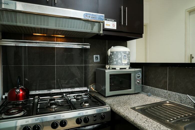 Best Location 2br At Beverly Tower Apartment Tb. Simatupang