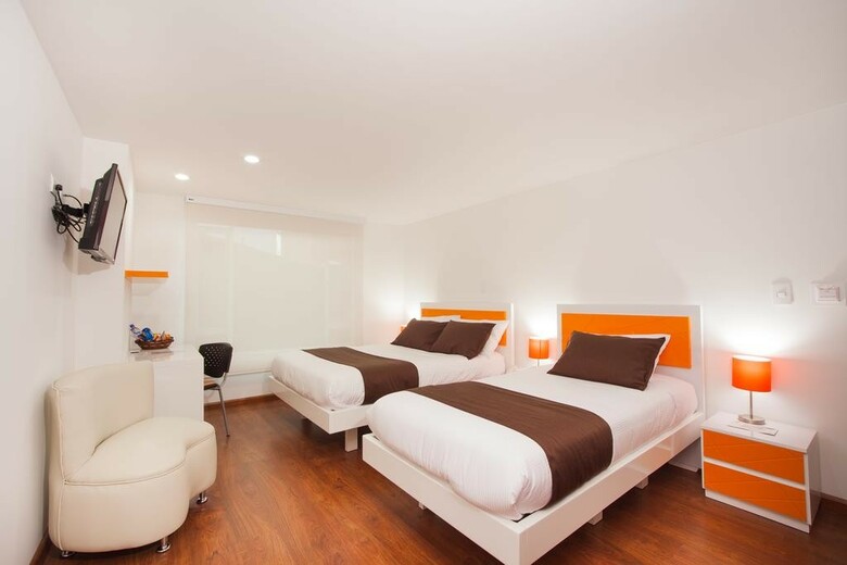 Hotel Castellana 100