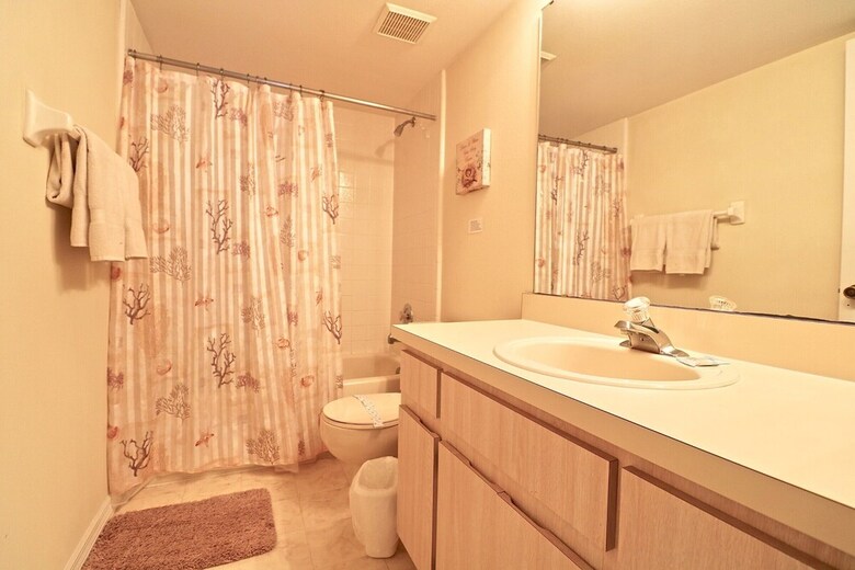 Villa Vibrant & Chic Home W/ Private Pool & Lake View