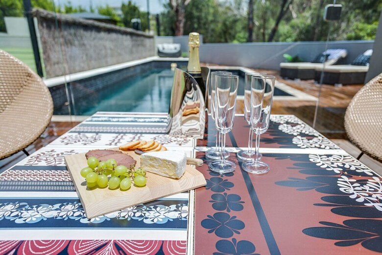 Kalina Retreat Tennis & Pool