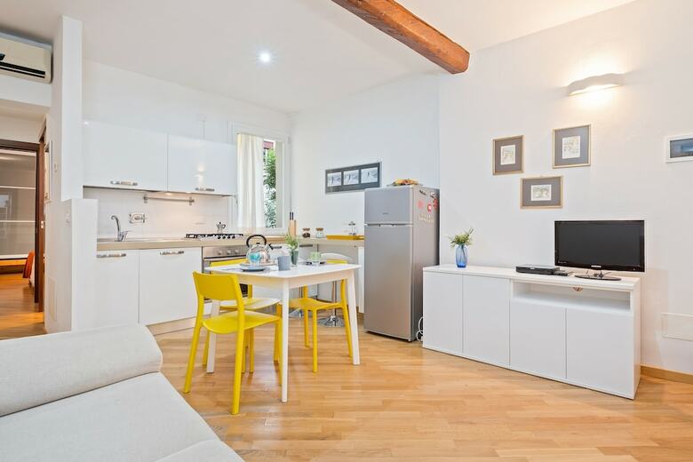 Pratello Luminous & Cozy Apartment In Centro