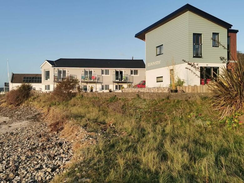 Beach House With Hot Tub And Sauna
