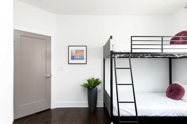Domio Sylvan Park Elegant 8br 2 Houses