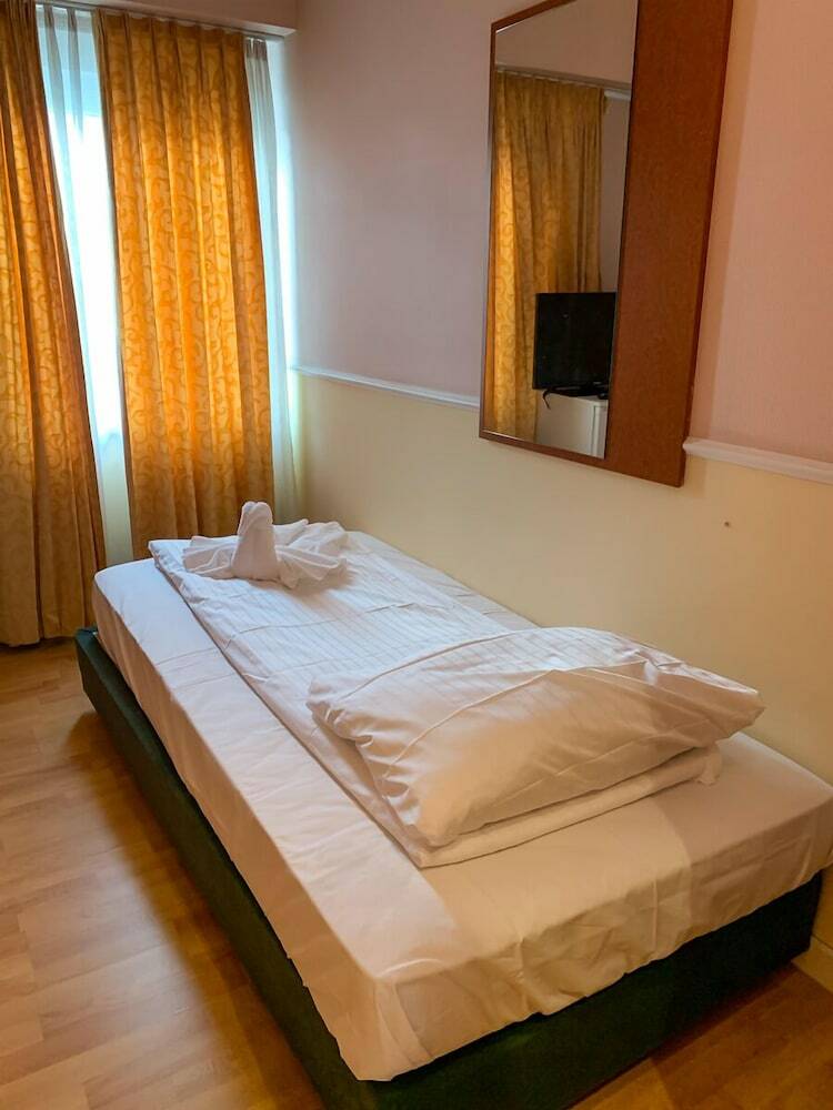 Hotel A57 G�stehaus 10 Min To K�ln