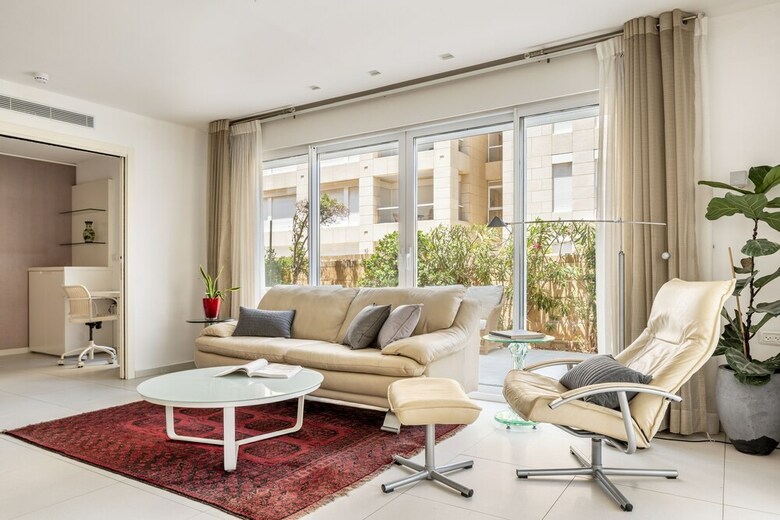 Apartamento Bright Marina Apt W Pool & Gym Access