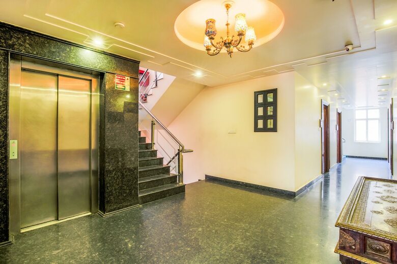 Fabhotel Royal Heritage