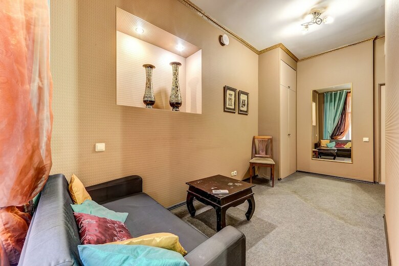 Hotel Guest Rooms On Nevsky Prospekt 47