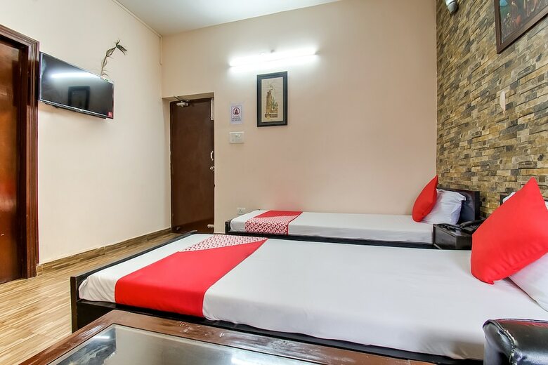 Hotel Oyo 60880 Grand Imperia Inn