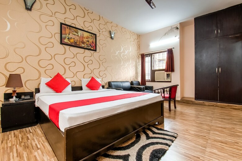Hotel Oyo 60880 Grand Imperia Inn