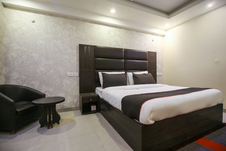 Hotel Collection O 50114 S R Grand Charbagh
