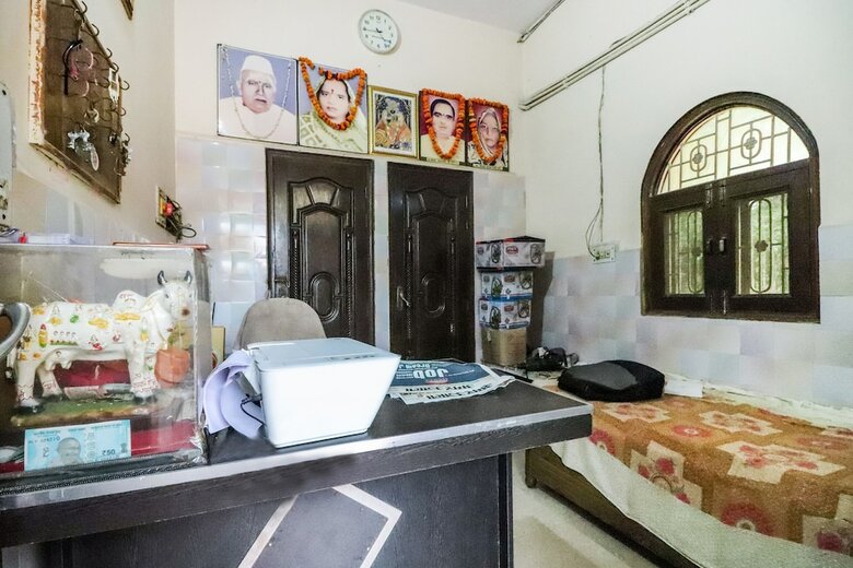 Hotel Spot On 60838 Shri Giriraj Dham