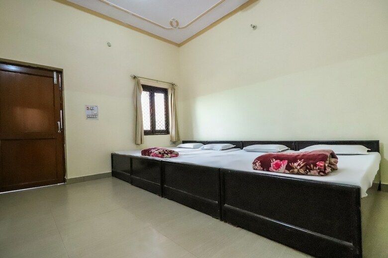 Hotel Spot On 60838 Shri Giriraj Dham