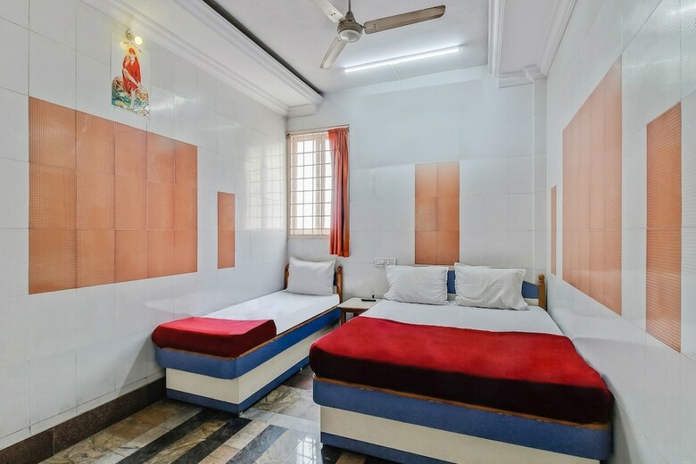Hotel Spot On 49270 Svr Sai Priya