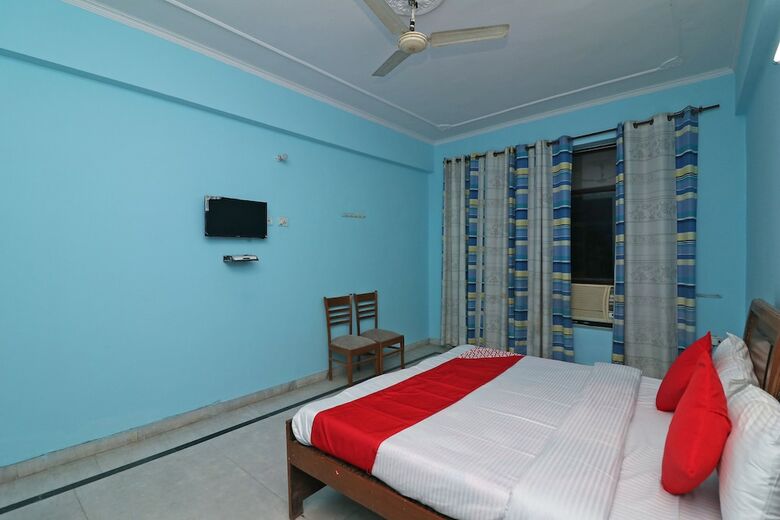 Hotel Oyo 38109 Braj Yatra Dham