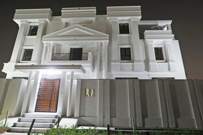 Hotel Oyo 48900 Grand & Epic Inn
