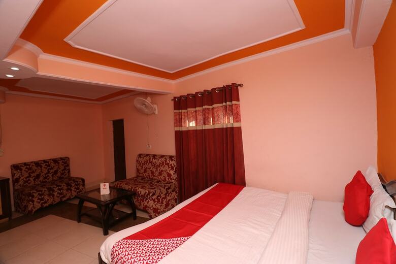 Hotel Oyo 27612 Maitri Holiday Home