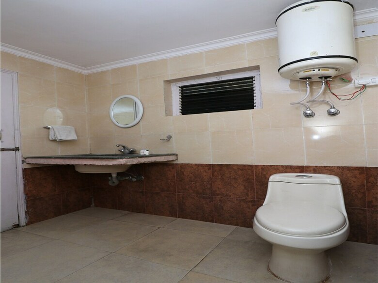 Hotel Oyo 27612 Maitri Holiday Home