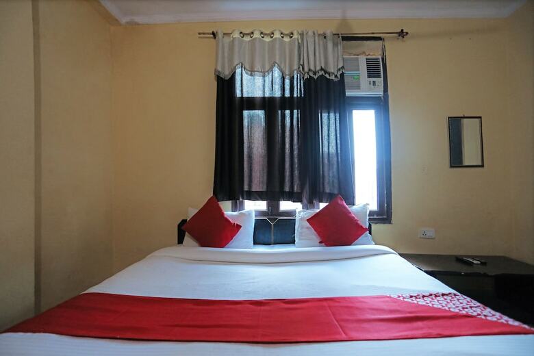 Hotel Oyo 44396 Mugdal Rishi Dham