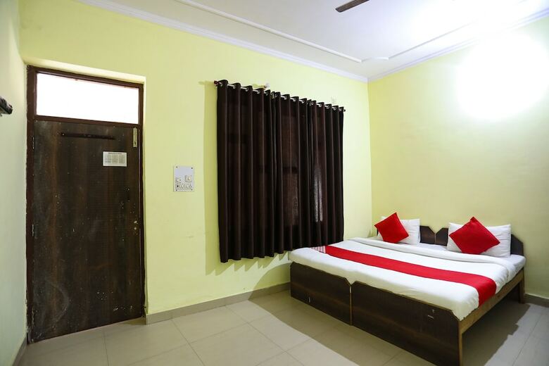 Hotel Oyo 44396 Mugdal Rishi Dham
