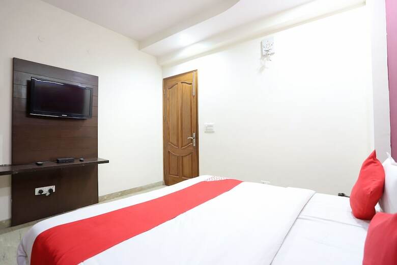 Hotel Oyo 43270 Ishita Residency