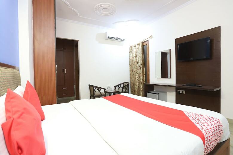Hotel Oyo 43270 Ishita Residency