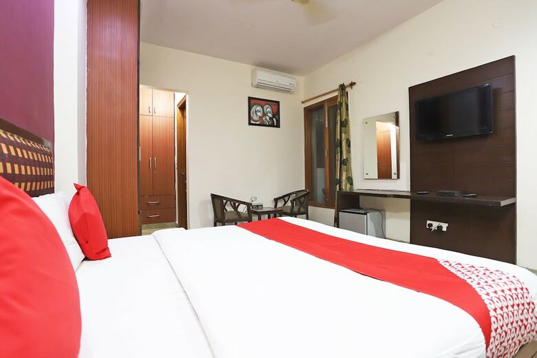 Hotel Oyo 43270 Ishita Residency