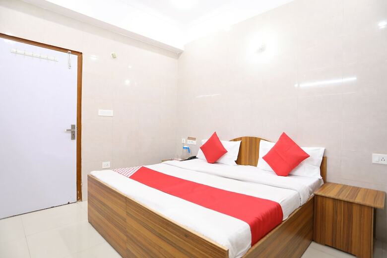 Hotel Oyo 43022 Shree Raghuvar Dham