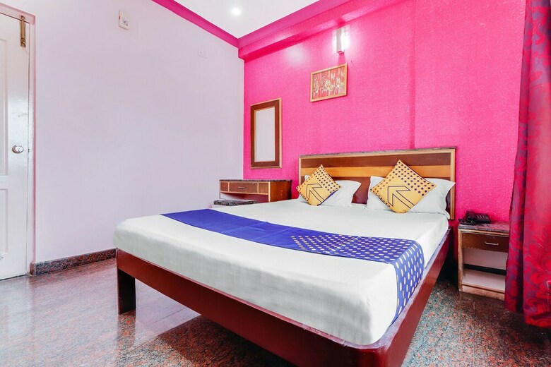 Hotel Spot On 62188 Sahara Residency