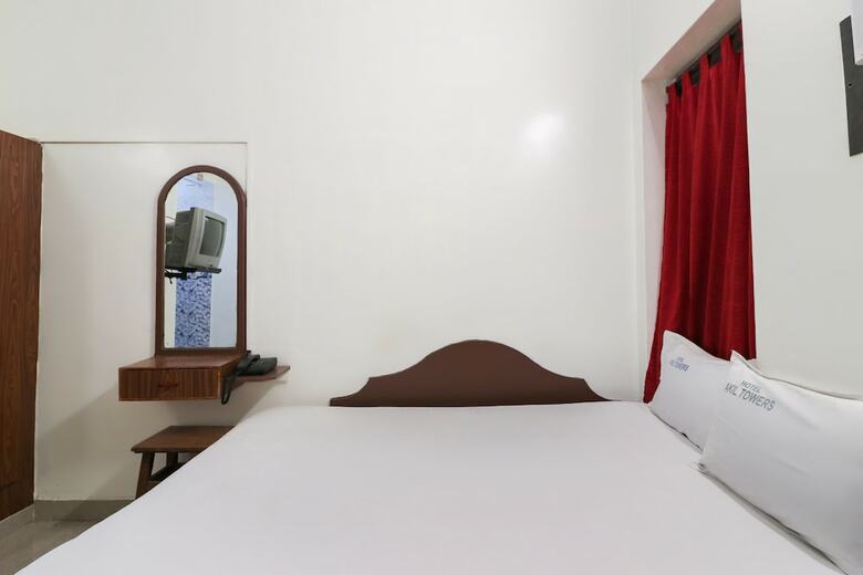 Spot On 47715 Hotel Akil Towers