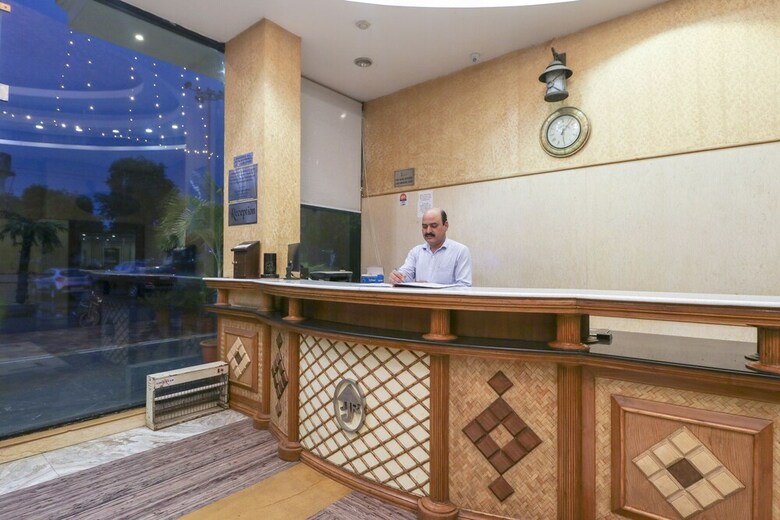 Capital O 5439 Hotel Shiraaz