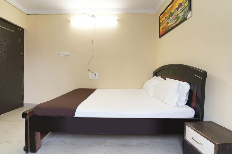Hotel Spot On 24885 Royal Plaza