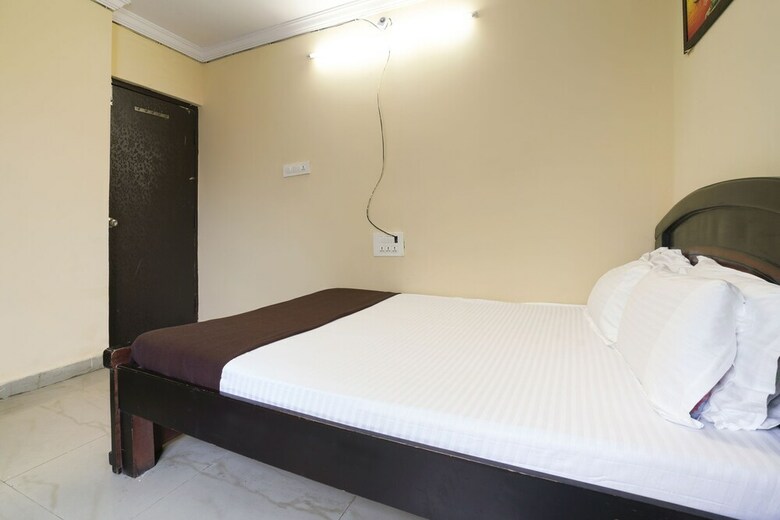 Hotel Spot On 24885 Royal Plaza