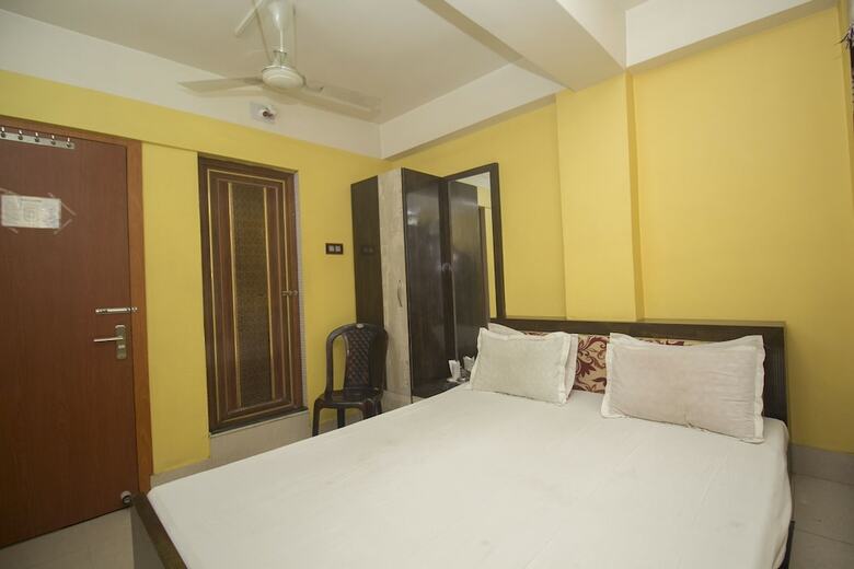 Spot On 38642 Hotel Sarojini Palace