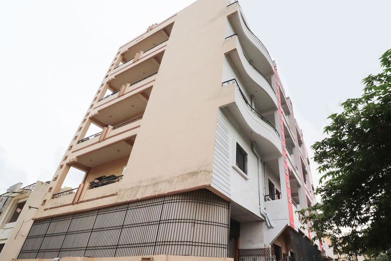 Spot On 37254 Hotel Krishna