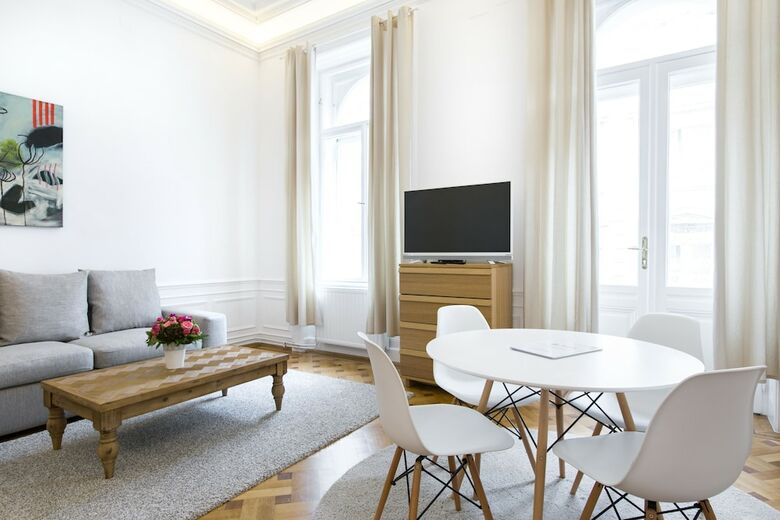 Heymi Apartments In City Center