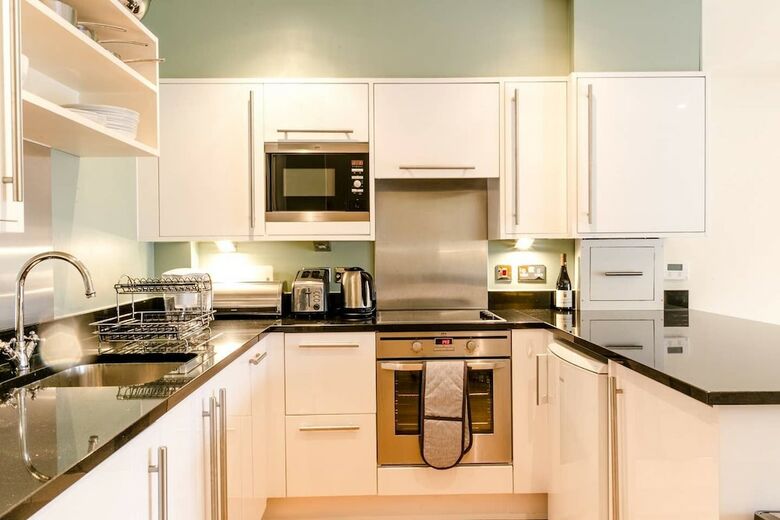 Lovely 1br Home, Located In Farringdon, 2 Guests
